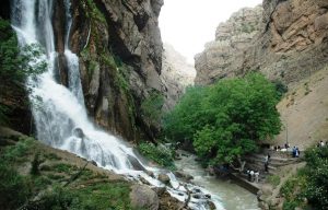 آبشار آب سفید شهرستان الیگودرز استان لرستان